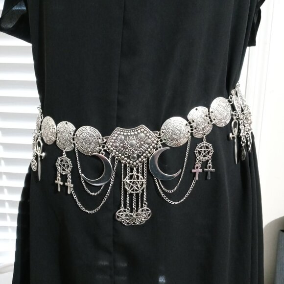 witchy goth Silver-Tone Chain Belt – Ankh, Pentacle & Crescent Moon Charms - Picture 8 of 8